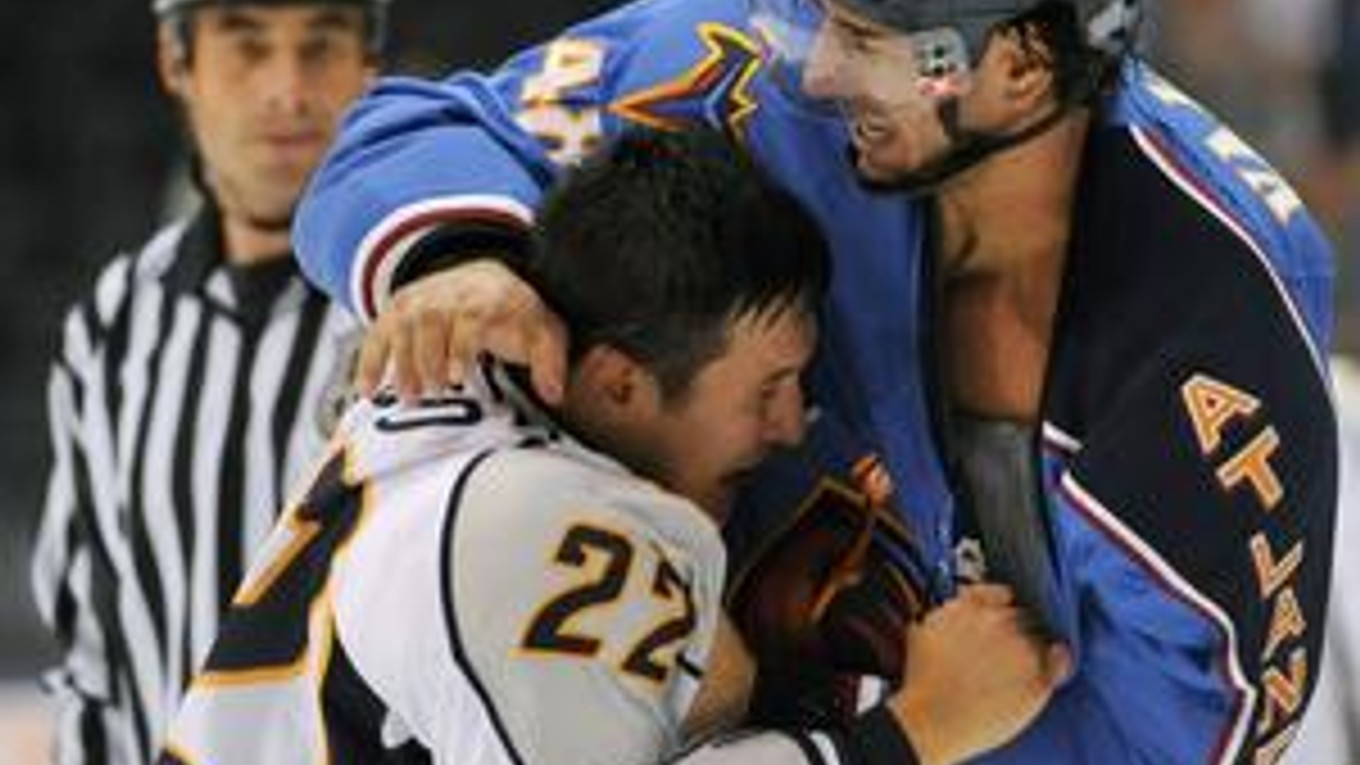 Boris Valábik (vpravo) sa s vedením Atlanty dohodol na viacročnej zmluve.