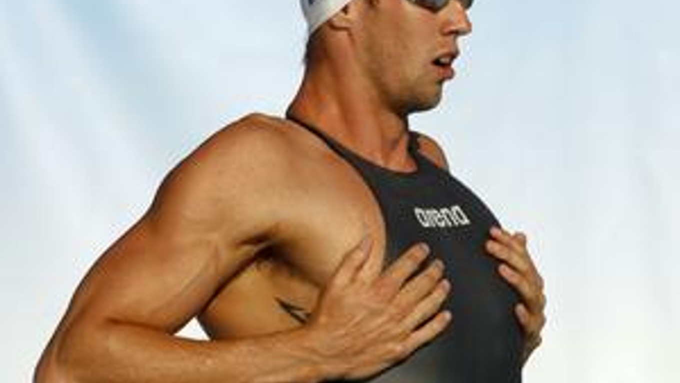 Francúzsky plavec Alain Bernard, olympijský víťaz z Pekingu na 100 m voľný spôsob.