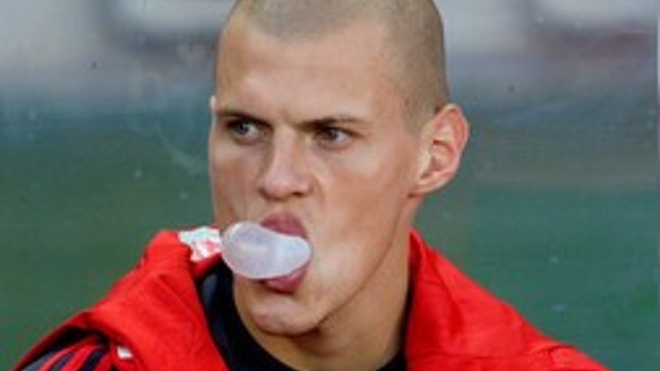 Martin Škrtel (vzadu) počas priateľského zápasu medzi FC Liverpool a Rapid Wien.