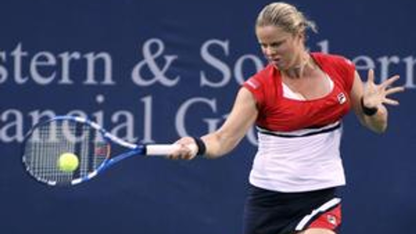 Kim Clijstersová hrá na turnaji v Cincinnati s voľnou kartou a v prvom kole predviedla výkon, akoby ani nemala vyše dvojročnú materskú prestávku.
