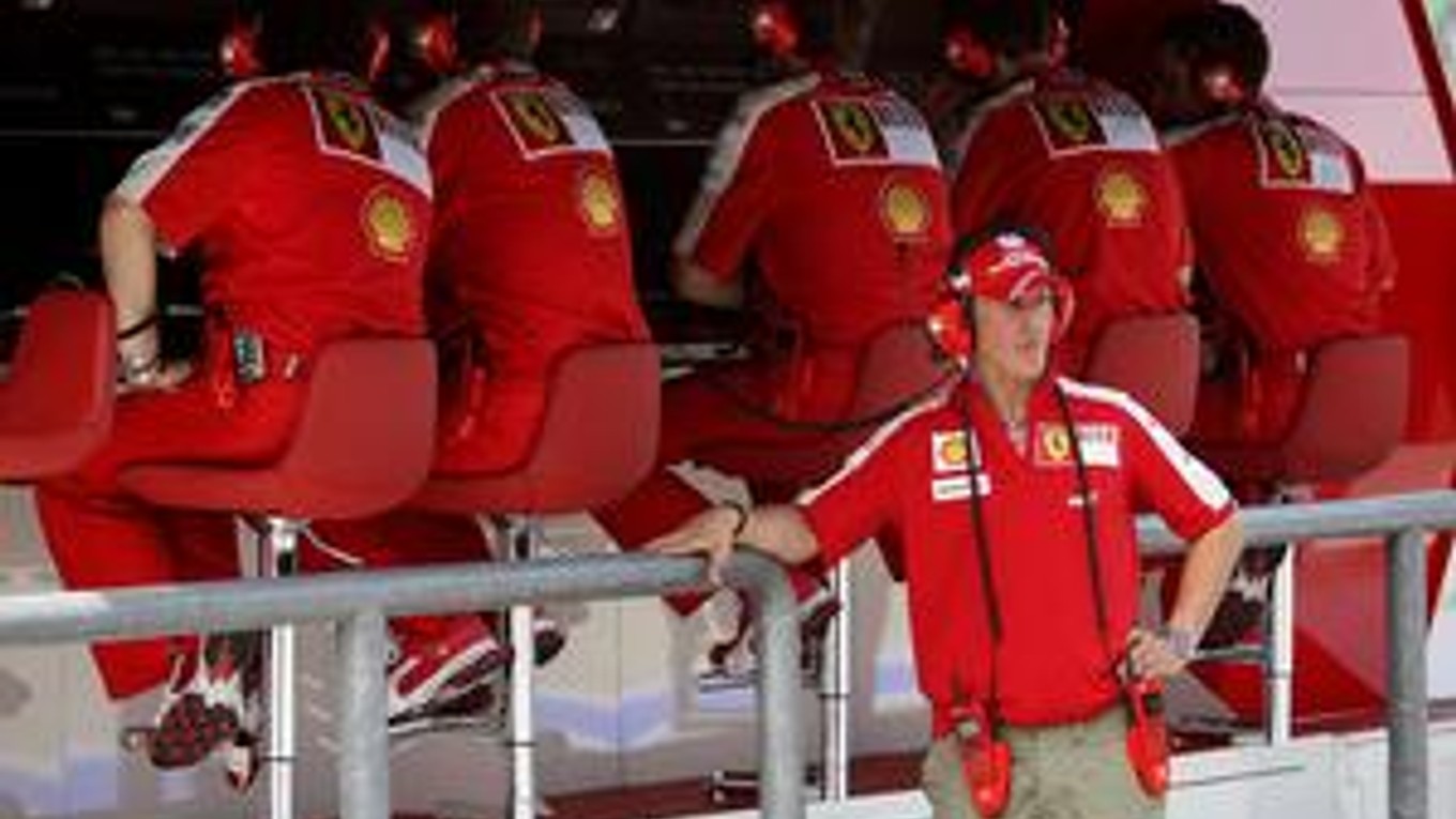 Vo Ferrari Schumacher ostáva, i keď nebude pretekať.