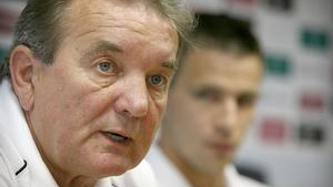 Tréner bratislavského Slovana Dušan Uhrin.