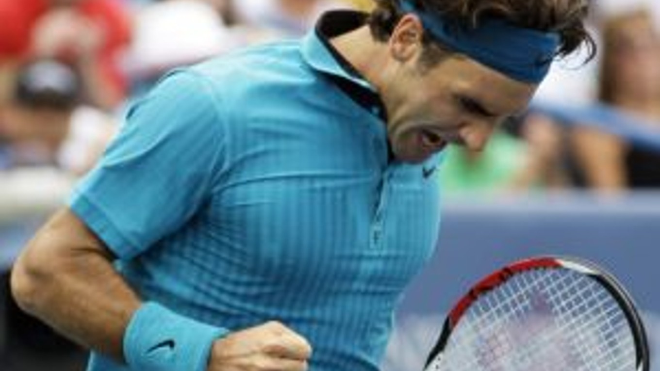 Roger Federer je na čele mužského rebríčka.