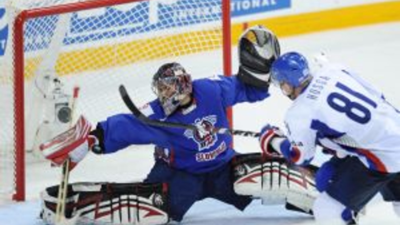 Na MS 2008 hrali Slováci o udržanie sa práve proti Slovinsku.