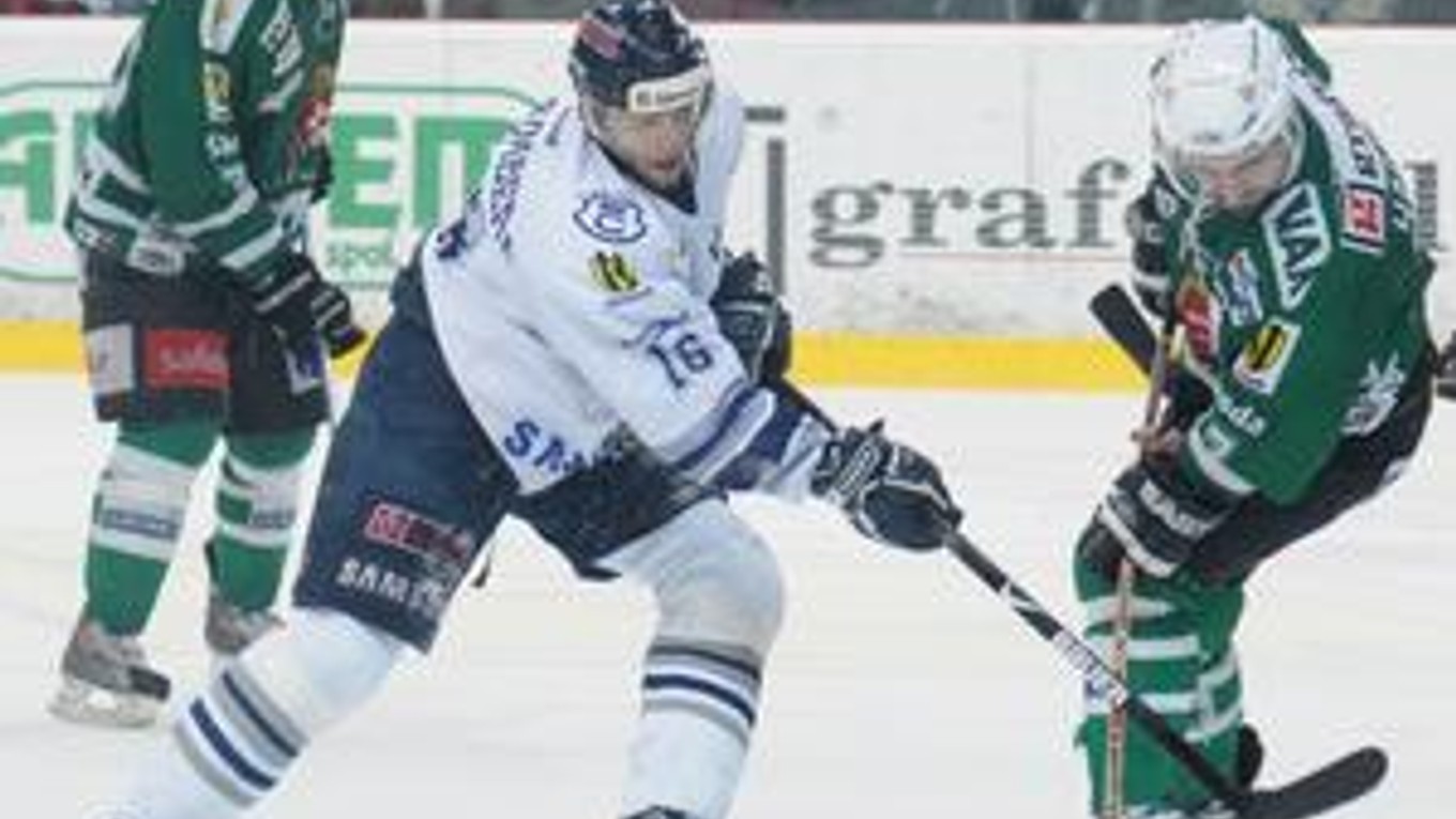 Roman Kukumberg (uprostred) ešte v drese Slovana.