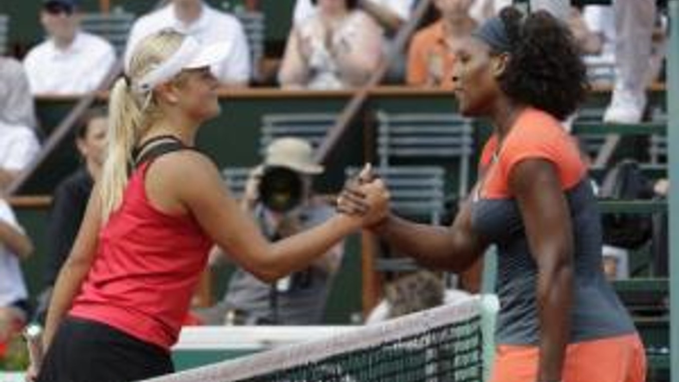 Serena Williamsová vyradila jasným spôsobom Aleksandru Wozniakovú.