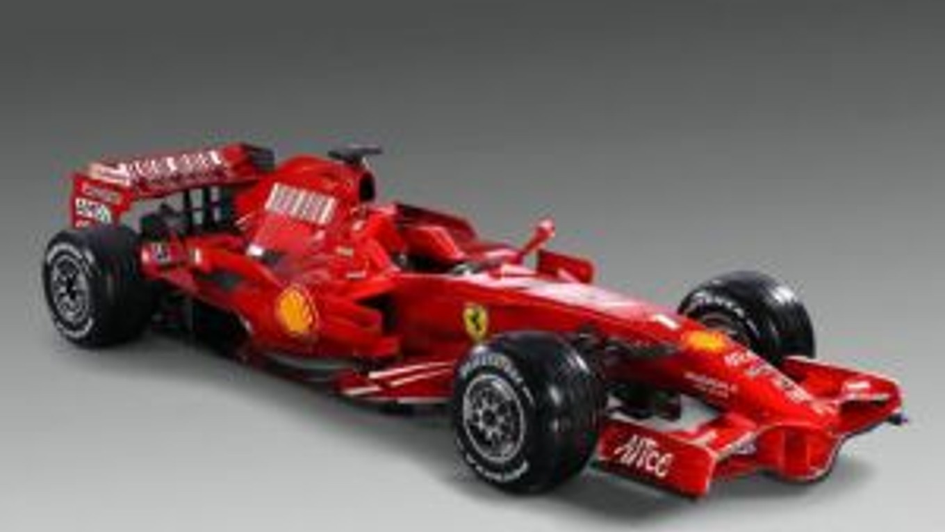 Aj Ferrari hrozí odchodom.