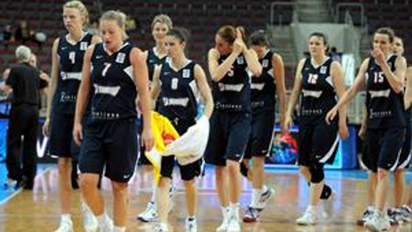 Slovenské basketbalistky po prehre s Lotyšskom.