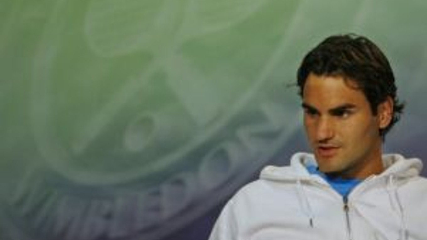 Roger Federer je pri neúčasti Rafaela Nadala najväčším ašpirantom na titul vo Wimbledone.