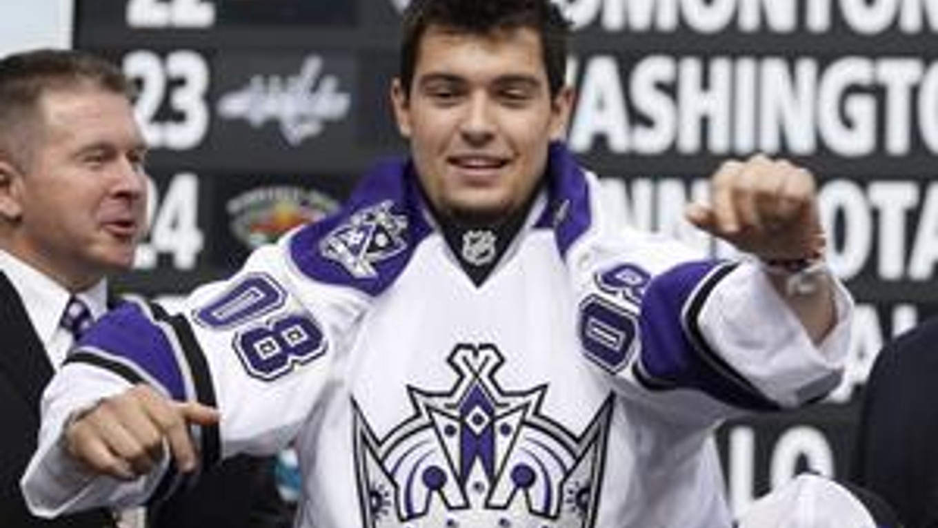 Dvojka minuloročného draftu Drew Doughty.