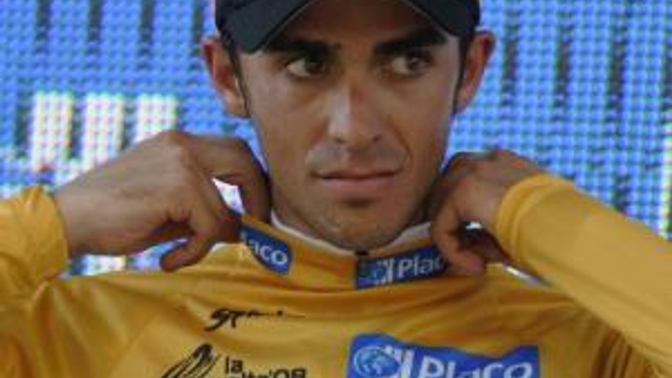 Alberto Contador je blízko k triumfu na prestížnej Vuelte.