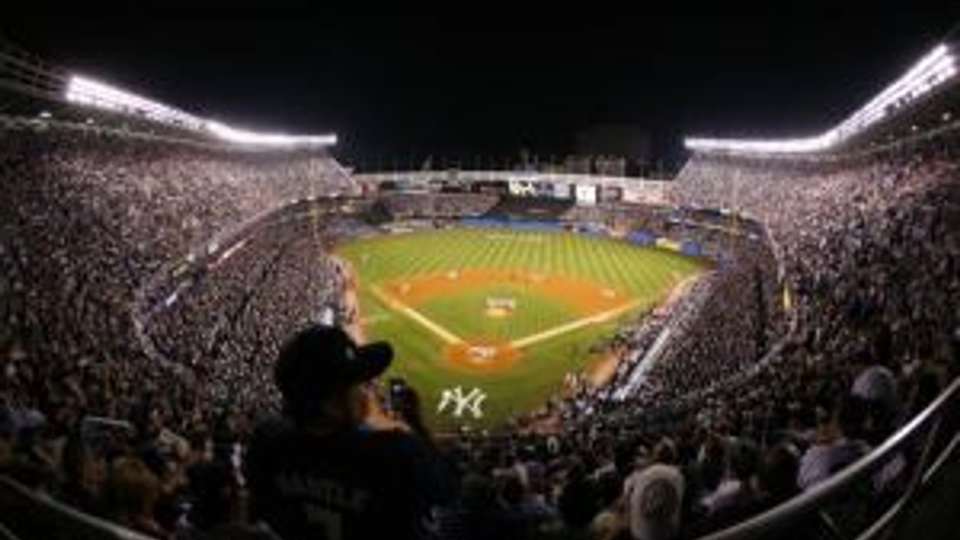 Starý štadión New York Yankees zažil včera svoju derniéru.