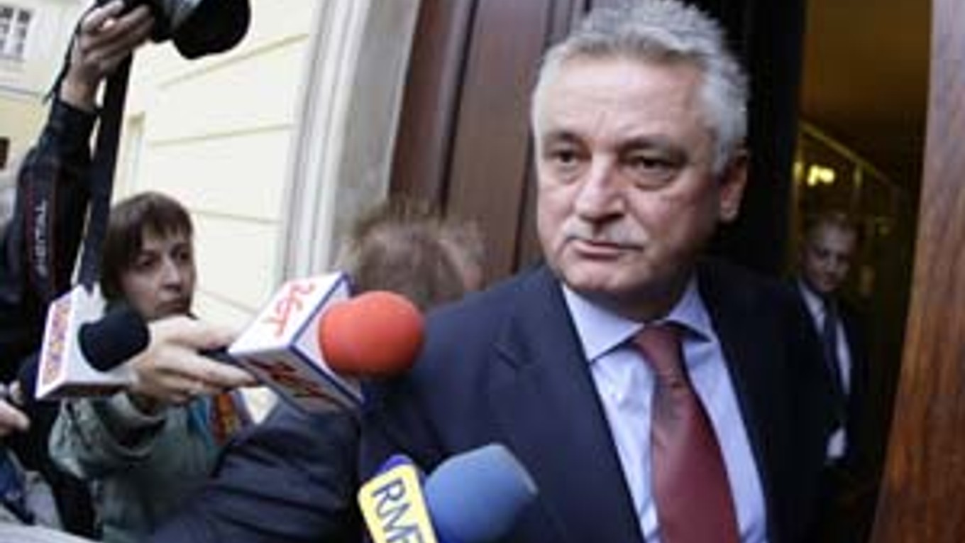 Poľský minister športu Mirosław Drzewiecki inicioval zmeny, pre ktoré hrozili krajine tvrdé tresty.