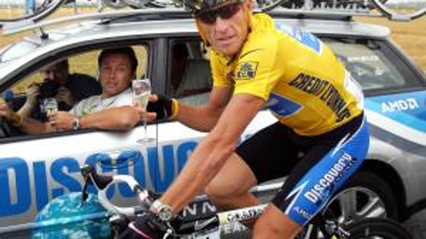 Lance Armstrong sa prvýkrát v kariére predstaví na Giro d´Italia.