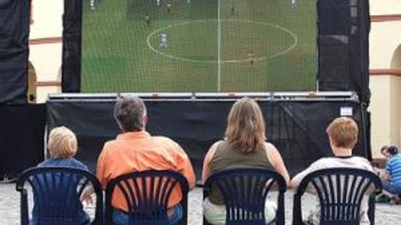 Zaujímavé počínanie kompetetntých. Prenos nebude, ukrátení sú priaznivci oboch tímov.