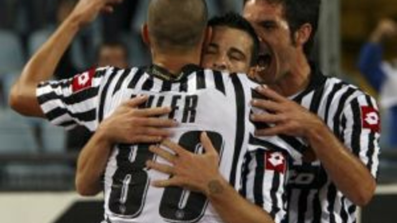 Pohár UEFA priniesol úvodné zápasy skupinovej časti.