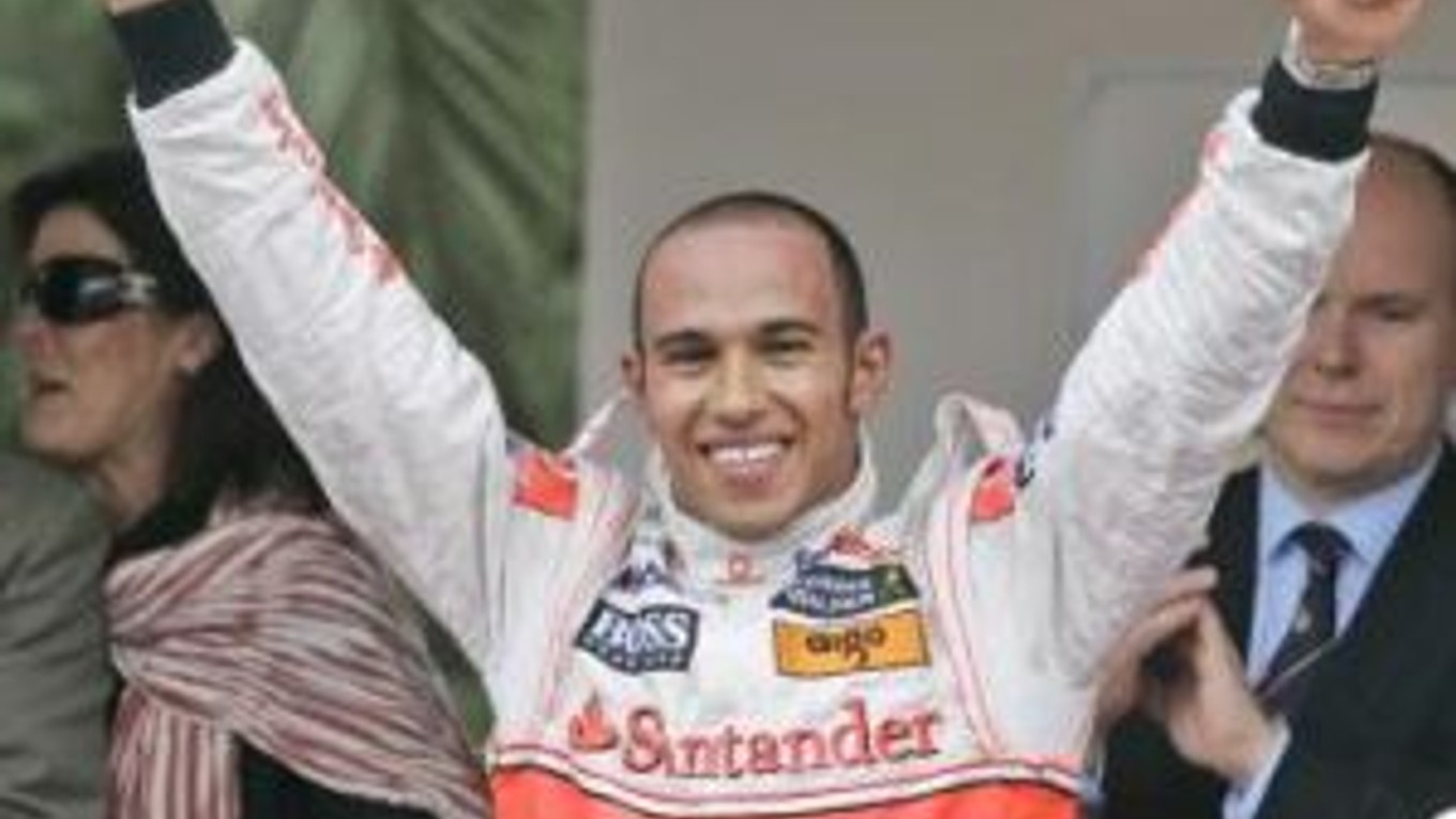 Bude sa dnes Hamilton smiať, alebo sa zopakuje VC Brazílie 2007?