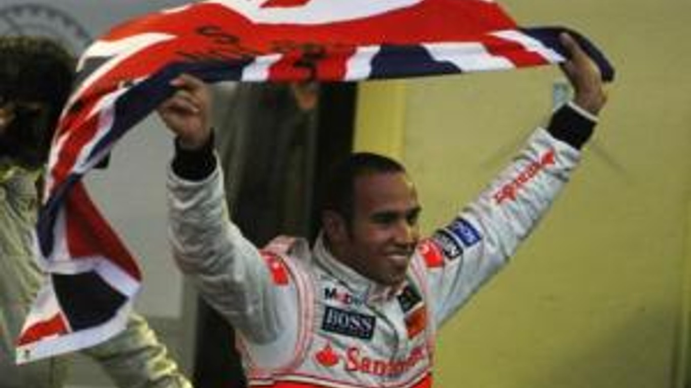 Lewis Hamilton sa stal najmladším majstrom sveta vo Formuly 1.