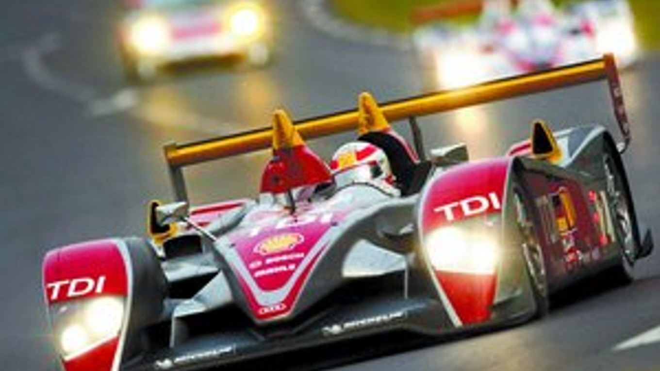 Víťazná posádka Audi v Le Mans.