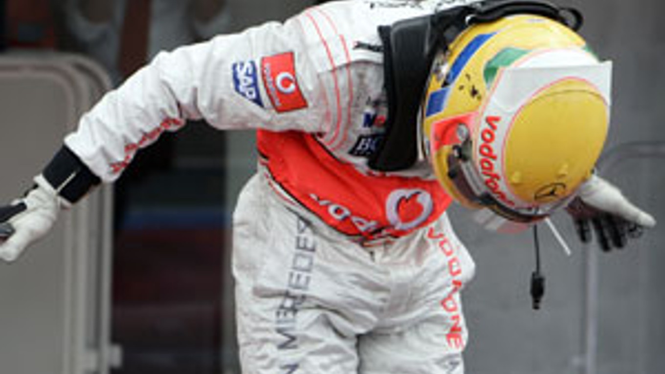 Víťaz veľkej ceny v Silverstone Lewis Hamilton.