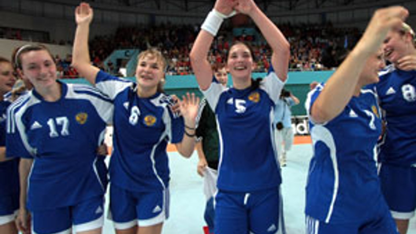 Rusko vyhralonad Srbskom 27:22.