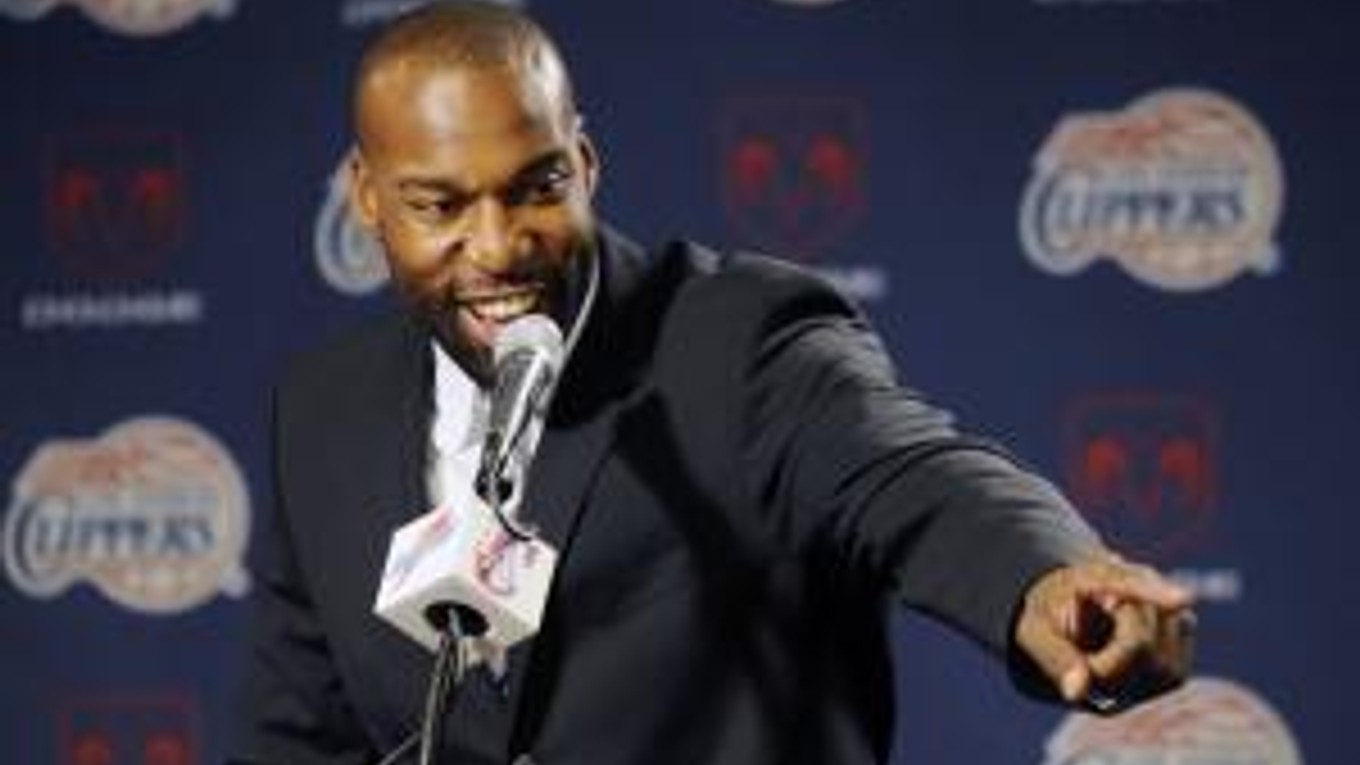 Baron Davis vymenil Golden State Warriors za dres konferenčného rivala Los Angeles Clippers.