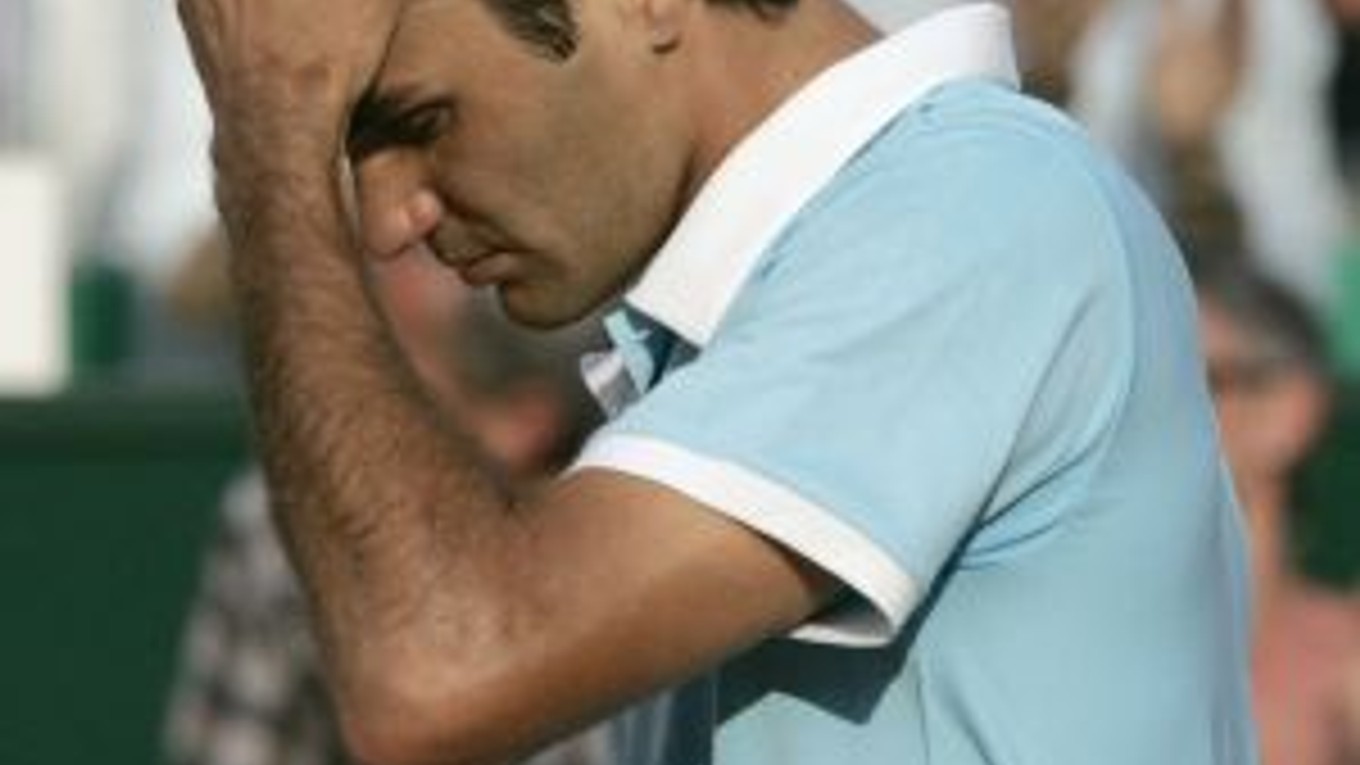 Roger Federer utrpel v krátkom čase na turnaji ďalšiu prehru.