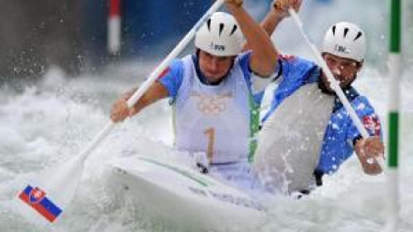 Vodní slalomári Peter a Pavol Hochschornerovci vyhrali na olympiáde v Pekingu tretiu zlatú medailu za sebou a zapísali sa tak do histórie.