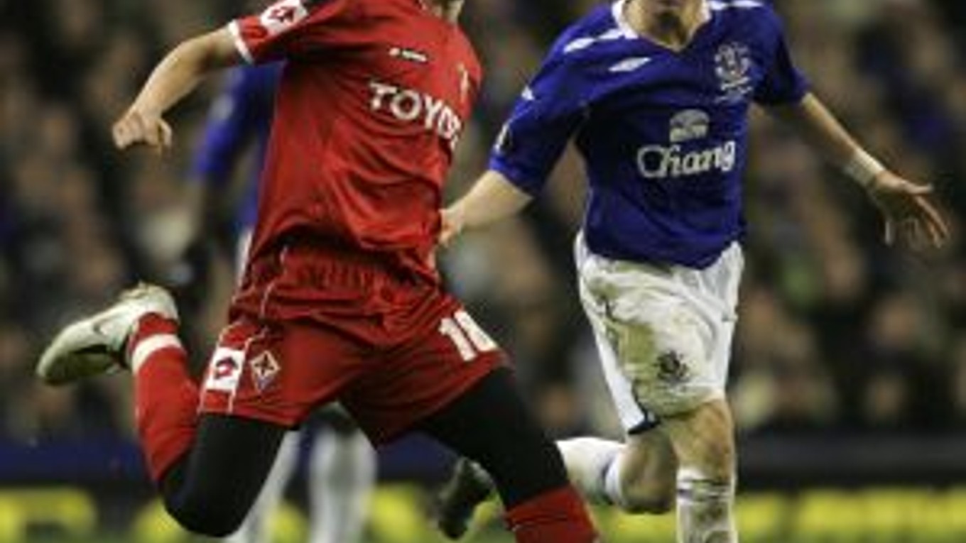 Everton dokázal v súboji s Fiorentinou zmazať 2-gólové manko z prého zápasu, do štvrťfinále sa ale napokon nepozrie. Hráči talianskeho tímu mali v penaltovom rozstrele pevnejšie nervy.