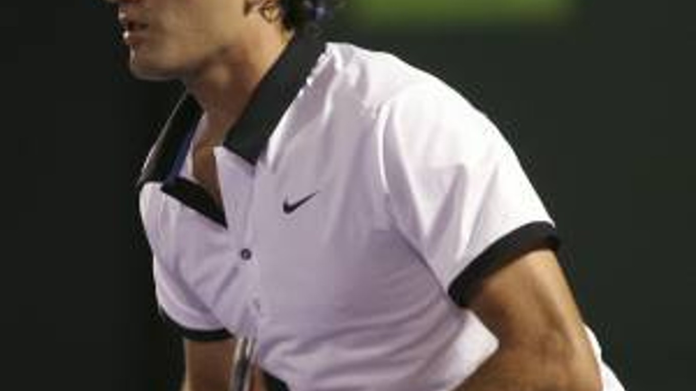 Roger Federer zatiaľ len márne hľadá formu z minulých rokov.