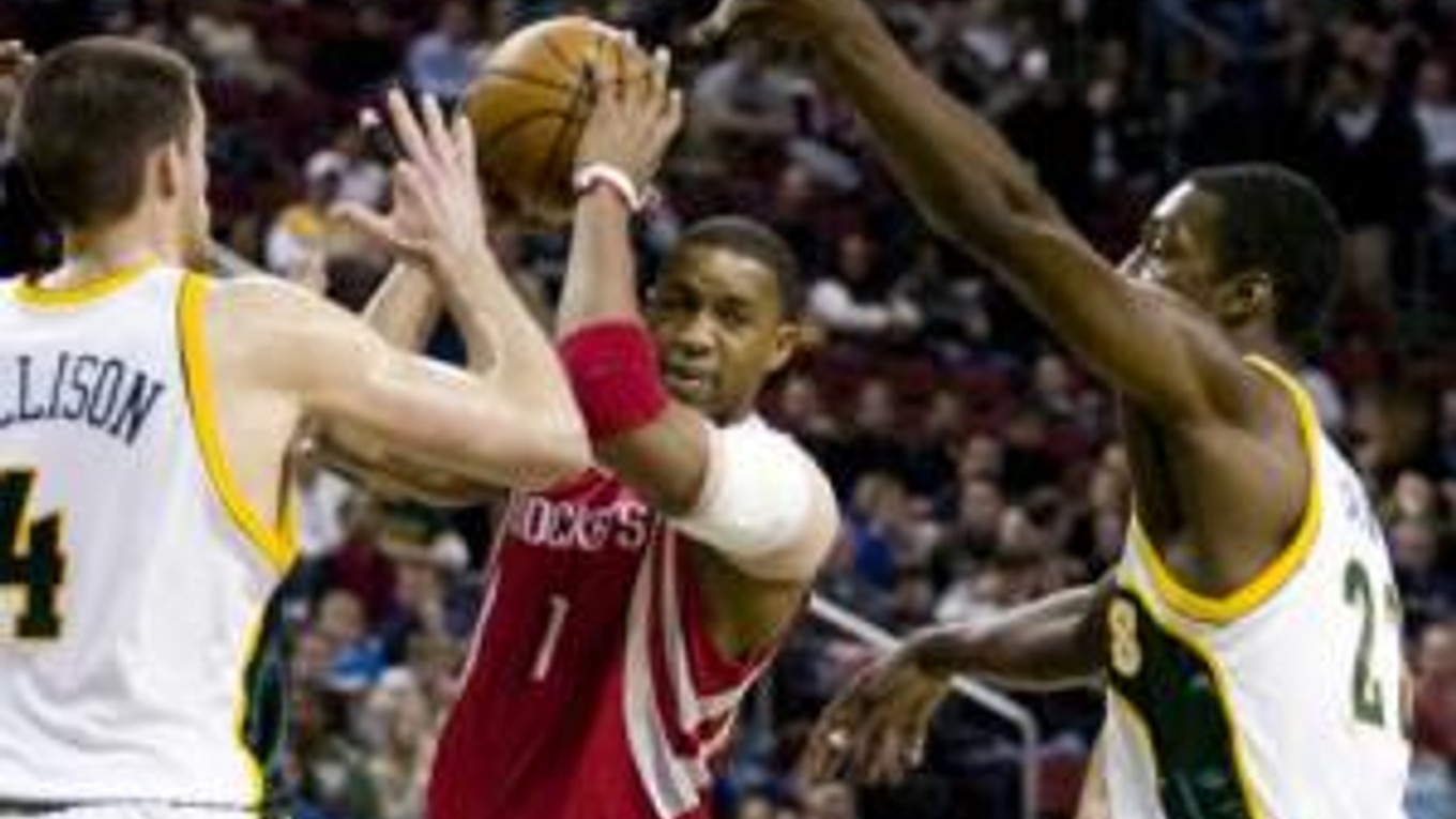 Tracy McGrady pomohol Houstonu k víťazstvu nad Seattlom 25 bodmi.