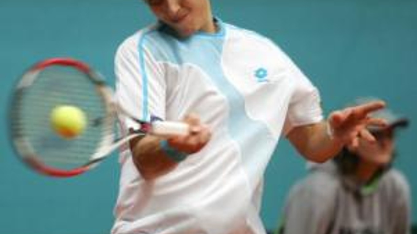 Lukáš Lacko prehral v prvom zápase Davis Cupu so skúseným Iraklim Labadzem 6:4, 6:7, 6:3, 3:6, 17:19