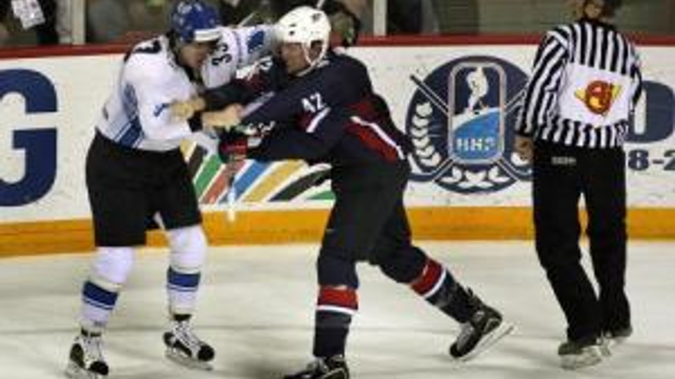 Zápas Fínsko - USA bol plný emócií ,ktoré vyústili do viacerých šarvátiek.