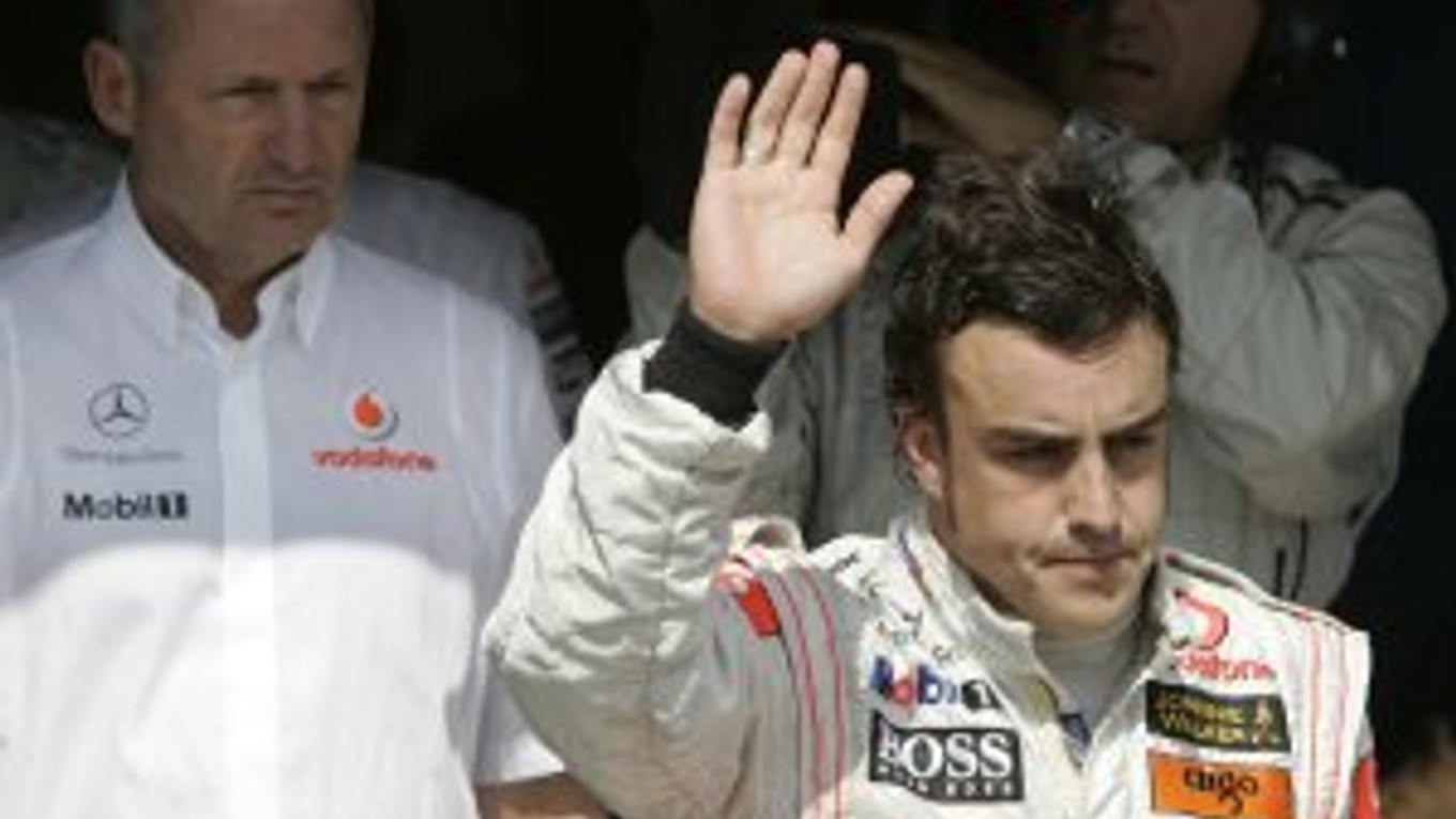 Španiel Fernando Alonso sa lúči s tímom McLaren Mercedes