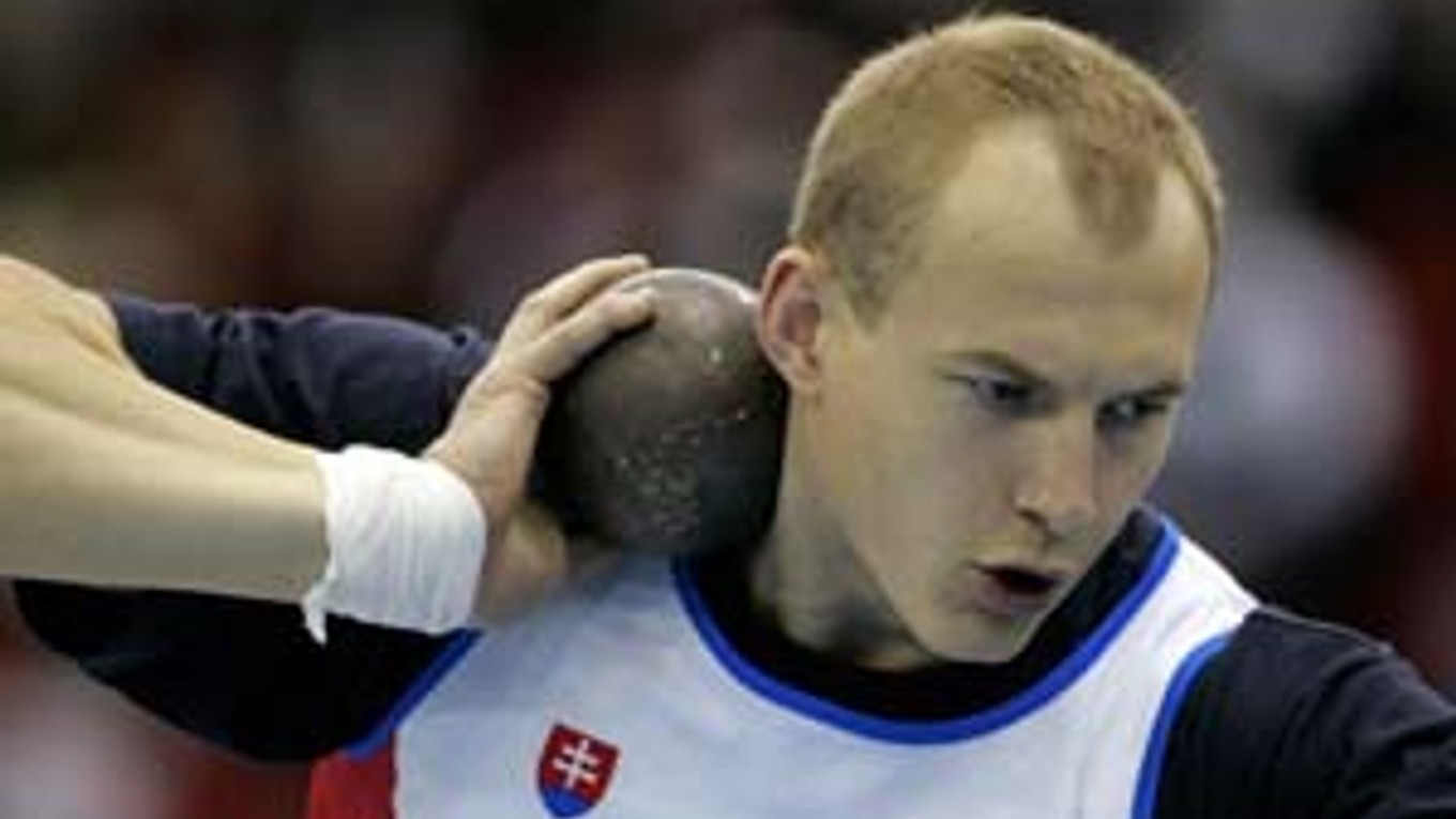 Halový majster Európy z Birminghamu guliar Mikuláš Konopka je najlepším atlétom banskobystrickej Dukly.