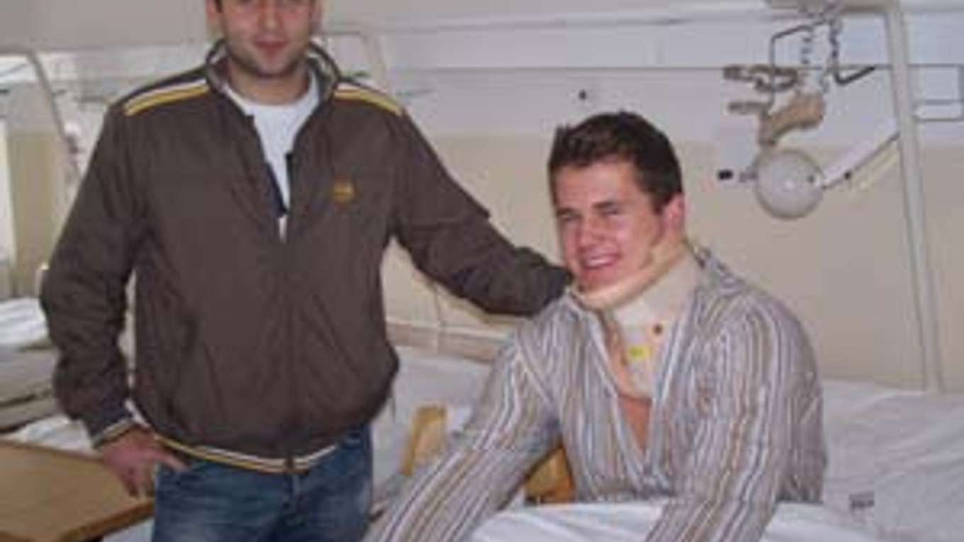 Obranca Maris Jass navštívil v nitrianskej nemocnici reprezentanta dvadsiatky Mareka Mertela.