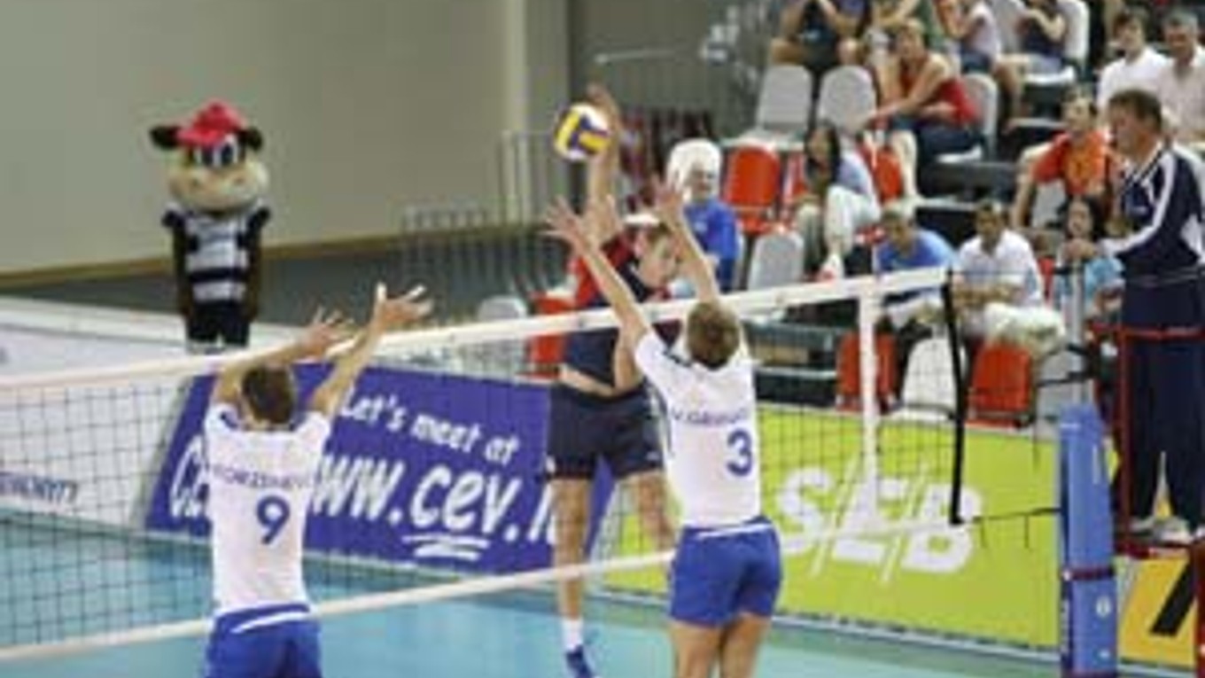 Róbert Hupka (smečuje) sa vracia do slovenského výberu. Snímka je zo zápasu Európskej ligy v Lotyšsku.