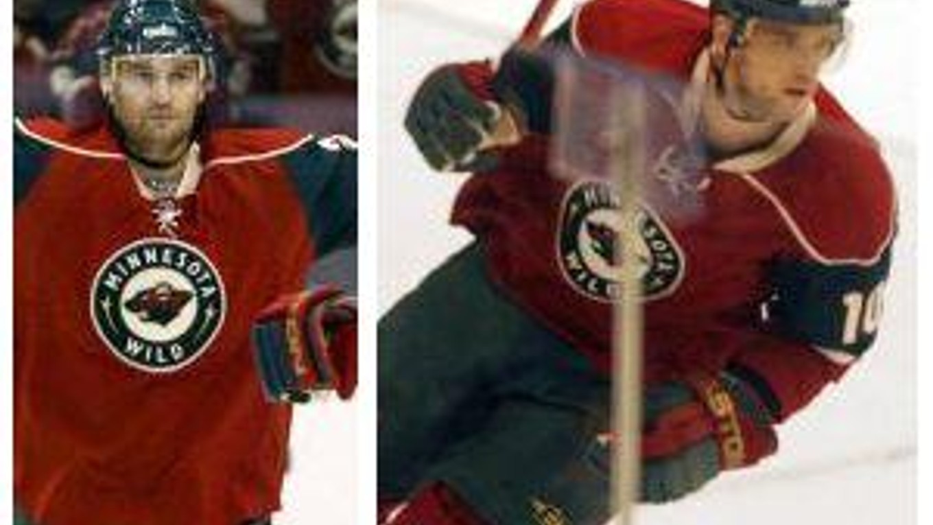 Pavol Demitra (vľavo) je opäť na ľadovej ploche. V zápase so St. Louis si pripísal na konto asistenciu, jeho slovenský kolega Marián Gáborík sa stal hrdinom stretnutia, ktoré v predĺžení rozhodol.