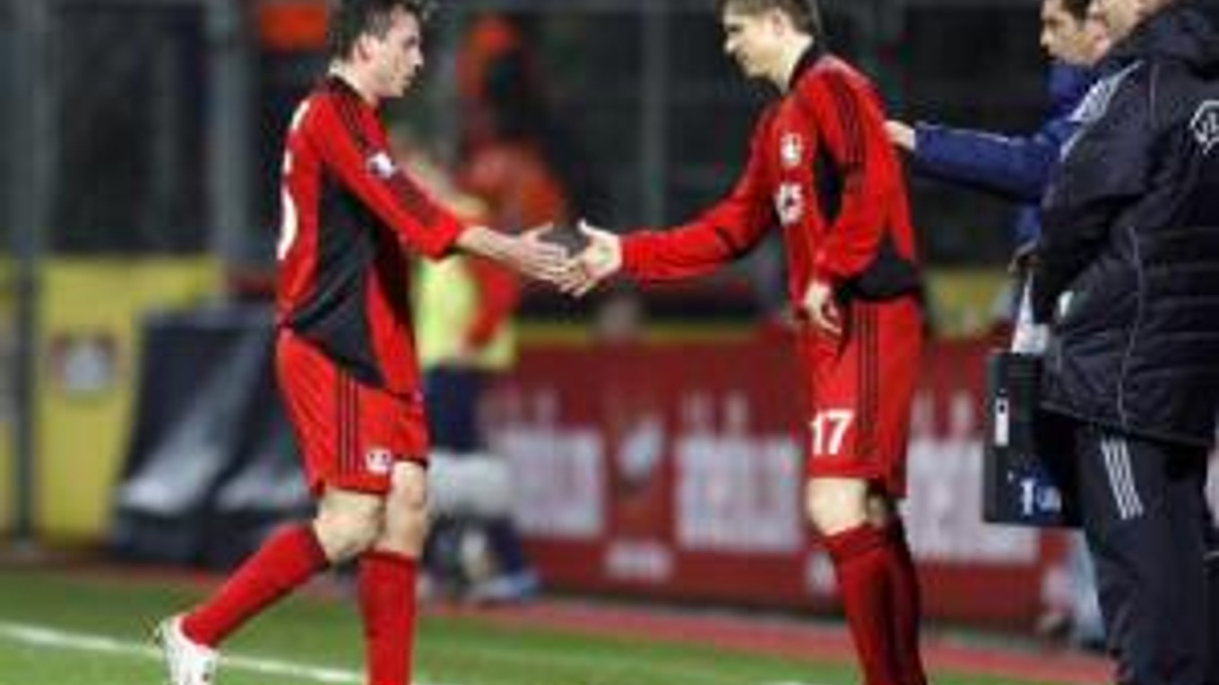 Slovenský obranca Vratislav Greško nastúpil do zápasu medzi jeho Leverkusenom a pražskou Spartou v 83. minúte.