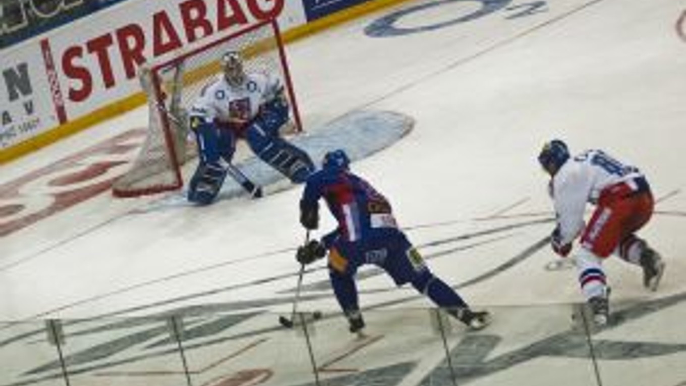 Slováci zdolali Čechov na ich ľade.