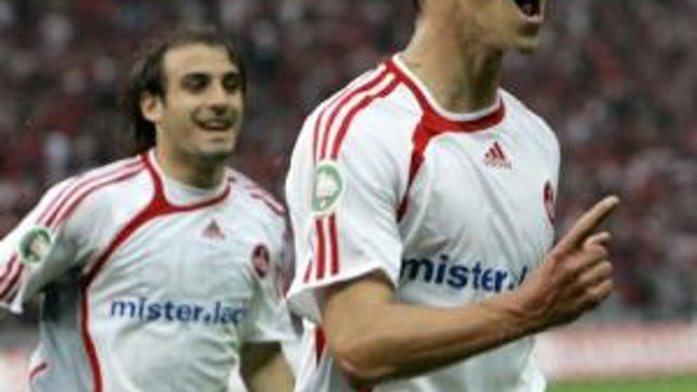 1. FC Norimberg s Marekom Mintálom a Róbertom Vittekom v kádri čaká v nasledujúcom kole Pohára UEFA portugalský tím Benfica Lisabon.