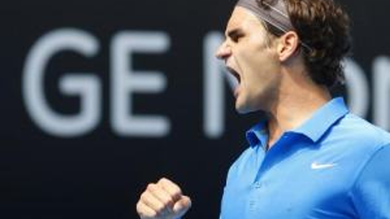 Roger Federer sa teší z víťazstva nad českým tenistom Tomášom Berdychom