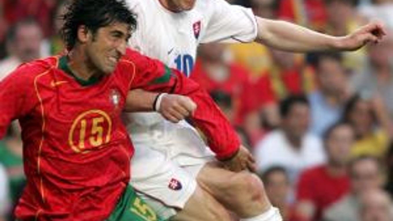 Radoslav Zabavník v drese slovenskej reprezentácie.