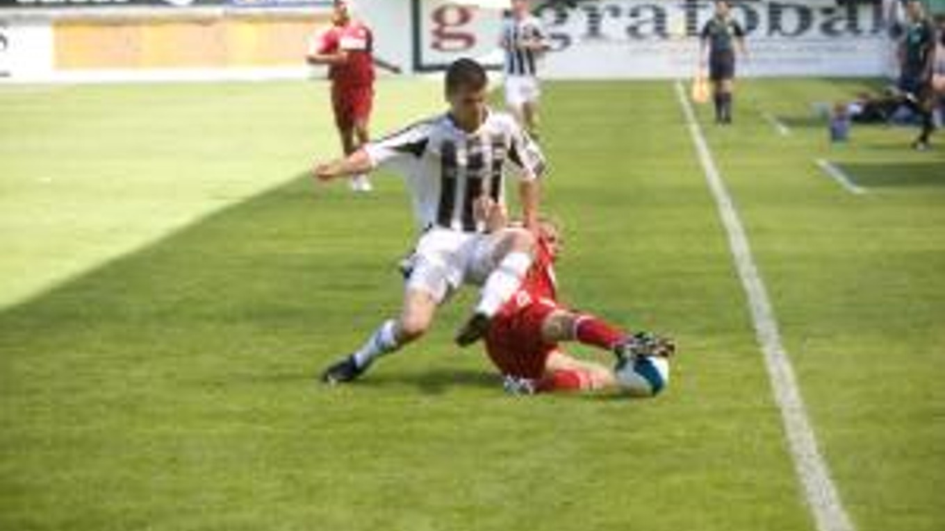 Zápas 1. kola Corgoň ligy Artmedia Petržalka - FC ViOn Zlaté Moravce