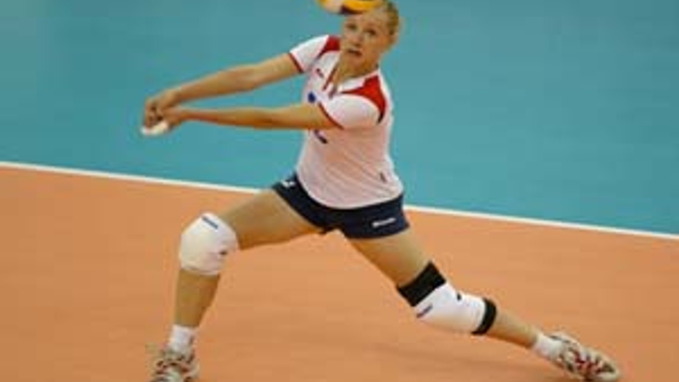 Liberka Kleskeňová v akcii. Slovenské volejbalistky prehrali včera s Holandskom 0:3.