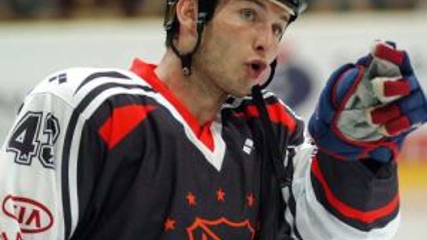 Slovenský útočník Tomáš Surový neuspel v kempe klubu NHL Phoenix Coyotes a vracia sa do Európy