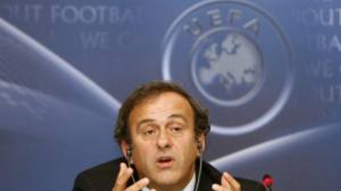 Prezident Európskej futbalovej únie (UEFA) Michel Platini počas konferencie v Istanbule