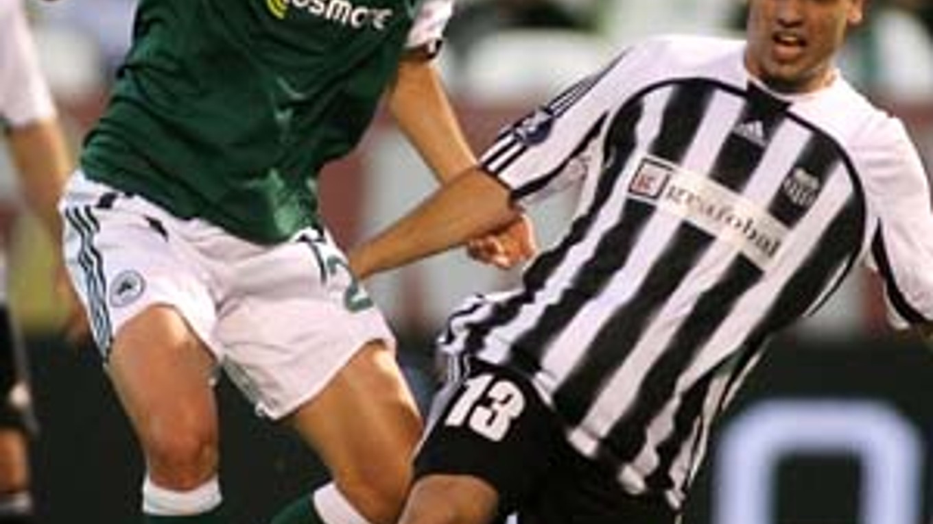 Futbalisti Panathinaikosu sa tešia po druhom góle Papadopoulosa v sieti Artmedie. V odvetnom zápase 1. kola hlavnej súťaže Pohára UEFA vyhral grécky tím nad slovenským 3:0 (2:0). Panathinaikos postupuje s celkovým skóre 5:1.