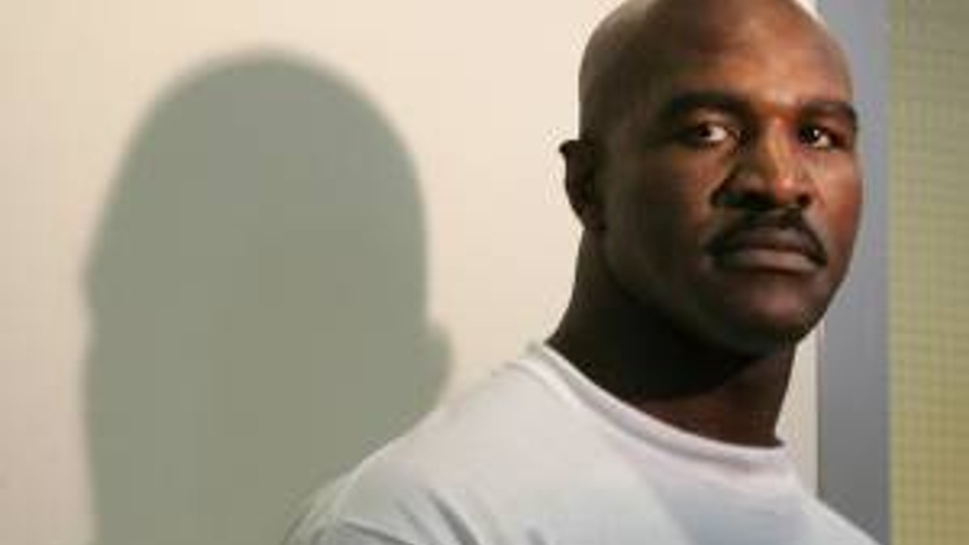 Evander Holyfield svoj návrat do ringu titulom majstra sveta WBO neobohatil