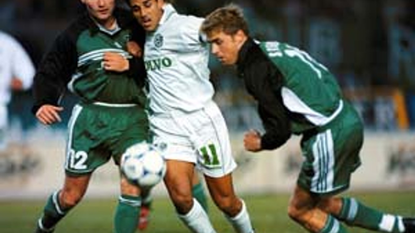 Boris Kitka (vľavo) v súboji v drese SV Ried.